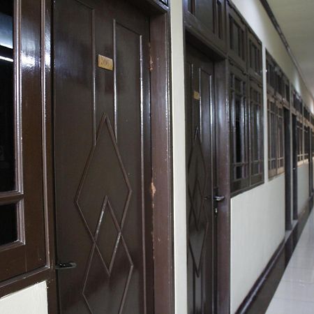 Vaccinated Staff - Oyo 181 Wisma Bintang Jakarta Exterior foto